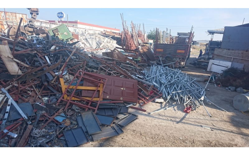 Manavgat hurda firmalarının öncüsü ŞAHİNLER HURDA, yarım asırdır sektöründe aktif olarak faaliyet göstermektedir. Manavgat hurda olarak bizleri arayabilirsi