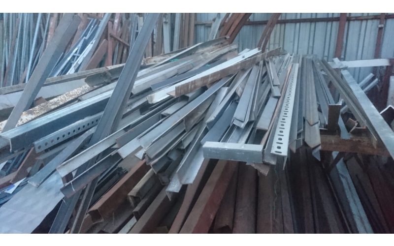 Manavgat hurda firmalarının öncüsü ŞAHİNLER HURDA, yarım asırdır sektöründe aktif olarak faaliyet göstermektedir. Manavgat hurda olarak bizleri arayabilirsi