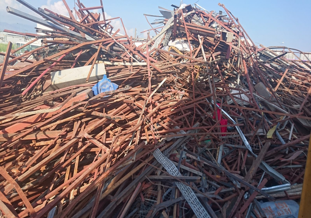 Şahinler Metal Hurdacılık olarak, Manavgat bölgesinde metal ve hurda malzemelerin alımı, satımı ve geri dönüşümü konusunda uzmanız. Sahip olduğumuz deneyim